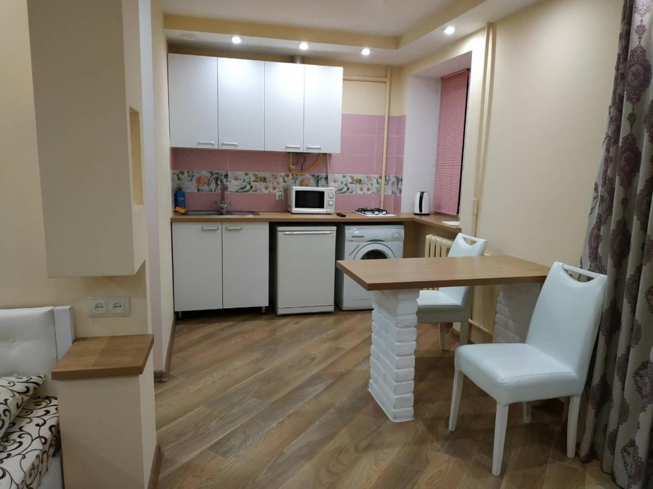 Apartments In The Center Maidan Rivne Esterno foto